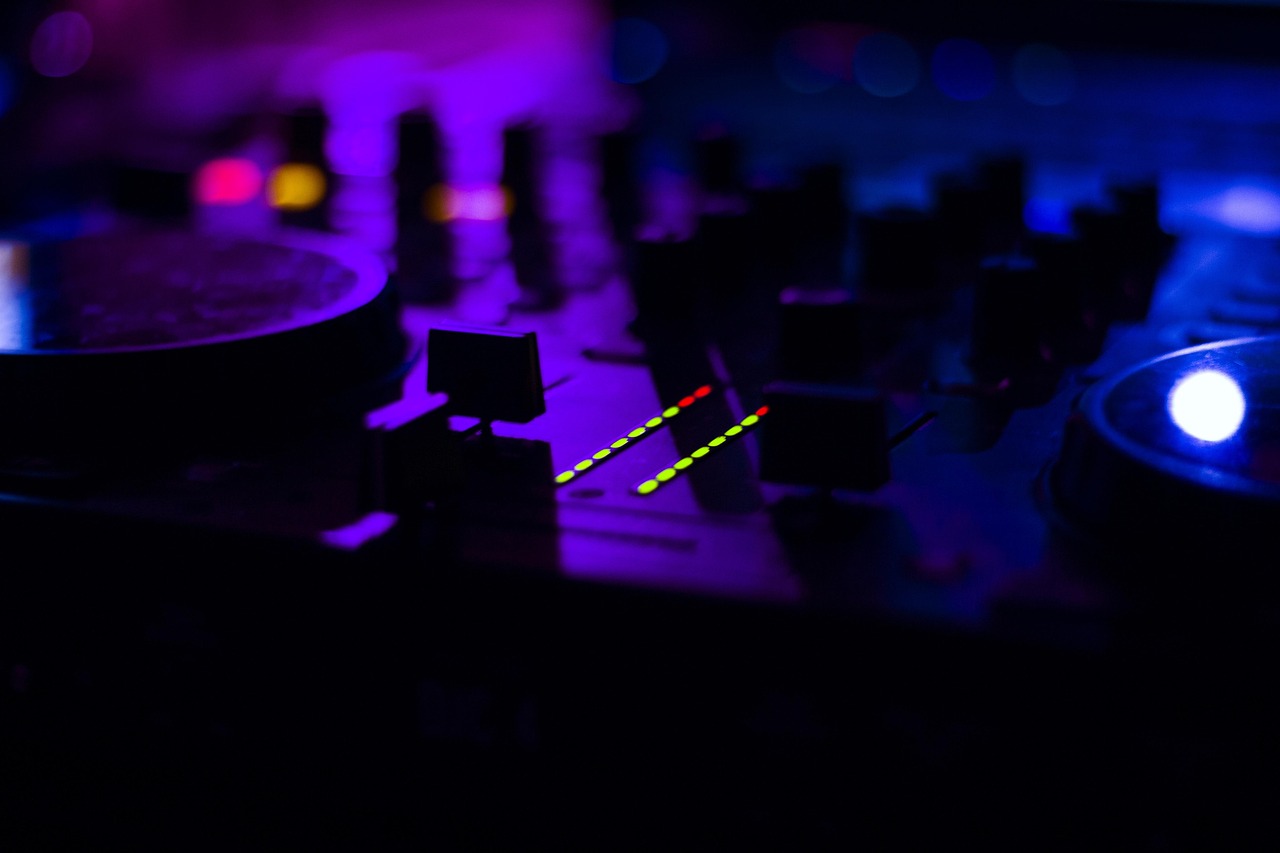 DJ Mixer Banner